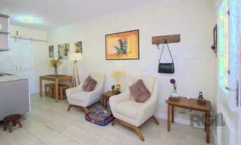 Imagem 6: Sobrado com dois dormitórios e uma vaga de garagem próximo ao Zaffari da Juca Batista no b