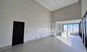 Imagem 3: Casa Térrea no Terras Alphaville - 3 Suítes + Escritório - Piscina Aquecida - Acabamento P