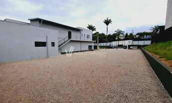 Imagem 2: Loja com amplo estacionamento próximo ao Portal de Vinhedo