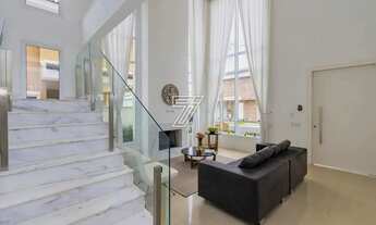 Imagem 3: Casa em condomínio com 4 suítes e 5 vagas em Santa Felicidade