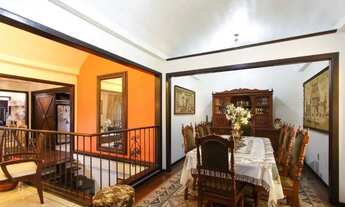 Imagem 6: Casa de esquina Casa com 5 dormitórios