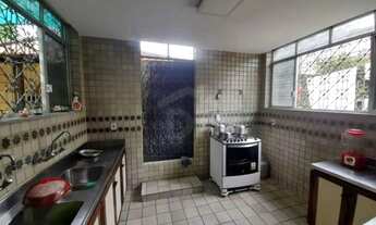 Imagem 7: Prédio Comercial para Locação no Reduto em Belém-PA: 7 Quartos, 2 Banheiros e 1.050m² de Á