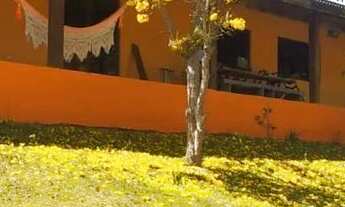 Imagem 6: Casa de campo com piscina e lago