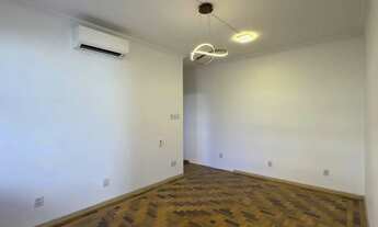 Imagem 4: Apartamento reformado de 67m², 2 dormitórios com peças amplas na Praia de Belas