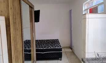 Imagem 3: Aluga-se edícula (cozinha + Suíte) Para mulher!!!