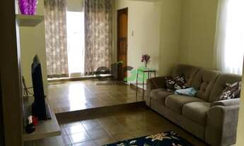 Imagem 2: Casa em via pública com 4 dormitórios, 1 suites, 196 m² construído (duas casa, frente e fu