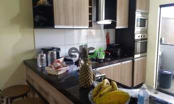 Imagem: Casa com 03 dormitórios, 01 suíte, e cozinha