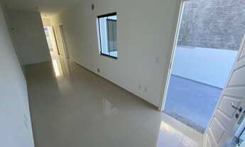 Imagem 2: Casa Geminada para Venda em Palhoça, BELA VISTA, 2 dormitórios, 1 banheiro, 2 vagas