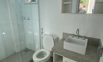 Imagem 3: Apartamento para aluguel e venda possui 60 metros quadrados com 1 quarto, próximo ao comér