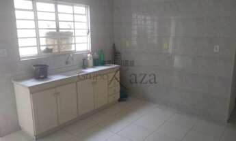 Imagem 3: Casa - Parque Interlagos - 2 Dormitórios - 130 metros quadrados - 2 vagas de garagem cober