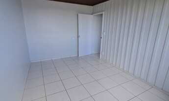 Imagem 2: Residência com 2 quartos para alugar por R$ 900.00, 83.50 m2 - UBERABA - CURITIBA/PR