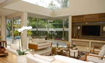 Imagem 2: Casa para venda tem 381 metros quadrados com 4 quartos em Jurerê Internacional - Florianóp