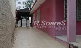 Imagem 2: CASA COM QUATRO QUARTOS , SENDO DUAS SUÍTES , NA RUA DOS LILASES - VILA VALQUEIRE