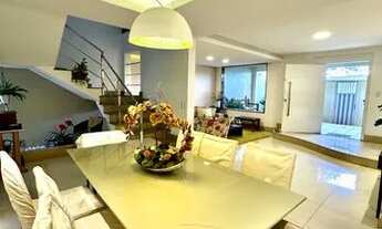 Imagem: Casa para aluguel possui 280 m2 com 5 quartos