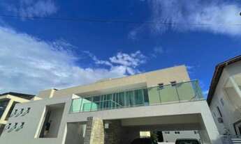 Imagem: Casa em condomínio fechado, sendo 4 suítes