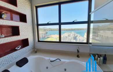 Imagem 6: Magnifica mansão as margens do canal de Guarapari