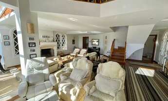 Imagem 6: Casa para venda com vista para montanhas