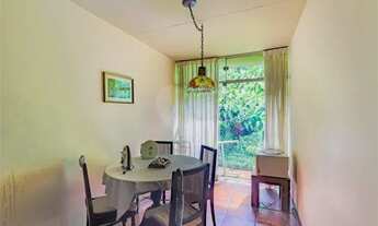 Imagem 6: Casa á venda com 720mts, 6 quartos, 8 banheiros e 3 vagas em rua silenciosa