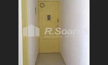 Imagem 3: Apartamento com 2 quartos no Centro. Rua Carlos de Carvalho