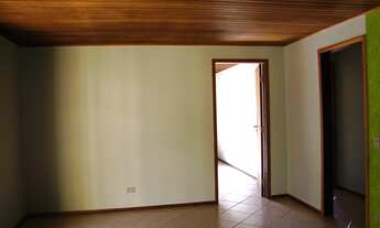 Imagem 4: CASA com 3 dormitórios para alugar com 150m² por R$ 2.500,00 no bairro Santa Felicidade