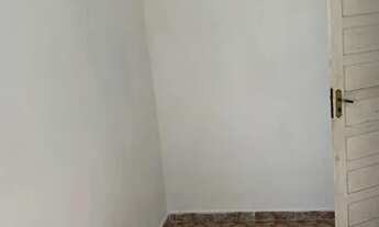 Imagem 2: Aluga-se um quarto no conjunto império