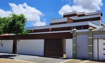 Imagem: Mansão Elegante com Piscina, 4 Quartos