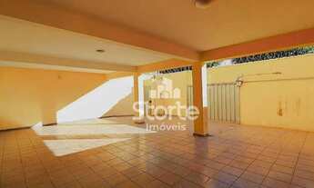 Imagem 3: Casa estilo sobrado com 5 dormitórios à venda, 237m² por R$ 750.000 - Santa Mônica - Uberl