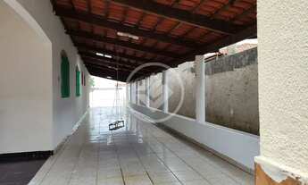 Imagem 3: Casa com 3 quartos sendo 1 suite com barracão no fundo no Jardim Petropolis, toda na laje