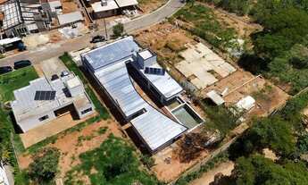 Imagem 7: Casa de condomínio para venda possui 381 metros quadrados com 4 quartos