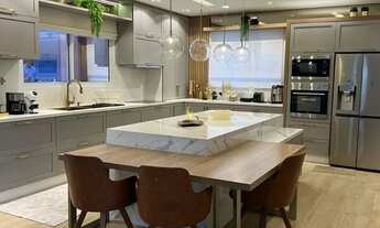 Imagem 7: Casa Alto Padrão à Venda em Cachoeira do Bom Jesus 5 Suítes, Piscina e 343m² REF: 387