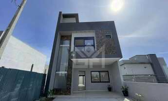 Imagem: Casa com 3 quartos, suíte e terraço à