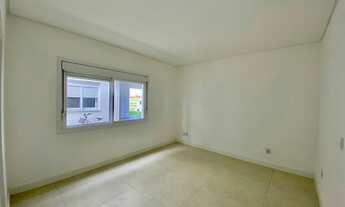 Imagem 2: Casa de condomínio sobrado para venda possui 300 metros quadrados com 5 quartos