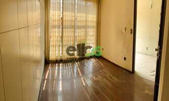 Imagem 2: Casa com 03 dormitórios, quintal amplo e pequeno terraço, 180m² à venda por R$250.000,00