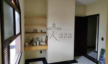 Imagem 2: Casa Térrea - 6 drm sendo 2 suítes, quintal, 3 vagas paralelas