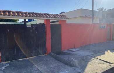 Imagem 2: ALUGO UMA CASA Casa com 1 dormitório