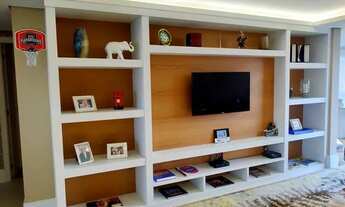 Imagem 7: Apartamento para aluguel possui 211 metros quadrados com 4 quartos sendo 3 suites