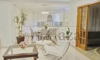 Imagem 5: Apartamento para aluguel possui 204 metros quadrados com 4 quartos