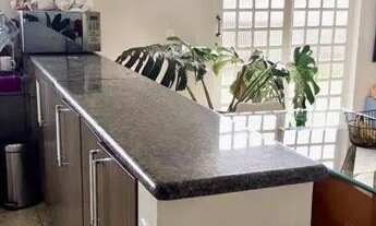 Imagem 3: VENDO OU ALUGO CASA MOBILIADA EM ARNIQUEIRA DENTRO DE CONDOMÍNIO COM LOTE DE 800 M²