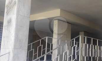 Imagem 3: Amplo apartamento em prédio único de frente