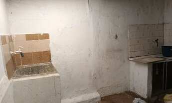 Imagem 5: Barracão de fundos com 3 quartos, sala, cozinha, copa e 1 banheiro