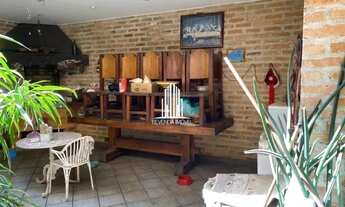 Imagem: SOBRADO DE 250M² POSSUI 4 DORM (2 SUÍTES)