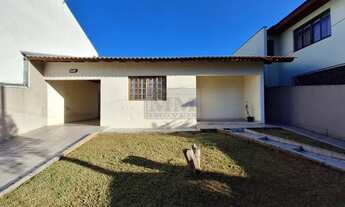 Imagem 2: Casa com 2 dormitórios à venda com 453.3m² por R$ 700.000,00 no bairro Centro - PINHAIS