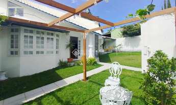 Imagem 2: Casa 4 dormitórios para alugar em Florianópolis - 3 suítes, 5 vagas, piscina e vista deslu