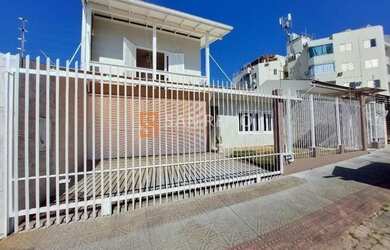 Imagem 2: Capoeiras Casa com 4 dormitórios