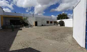 Imagem 4: Galpão logístico estruturado com doca ás margens da avenida de contorno - Feira de Santana