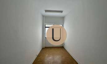 Imagem 5: Sala Comercial Pronta para o Sucesso - Localização Estratégica Descubra uma oportunidade i