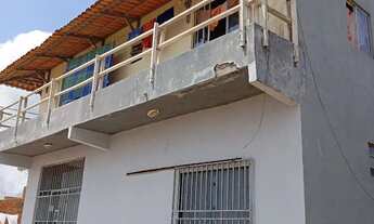 Imagem: Casa de dois pavimentos em São Miguel do