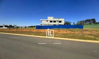 Imagem 3: Casa de condomínio para venda tem 721 metros quadrados em Parque Cidade - Goiânia - GO