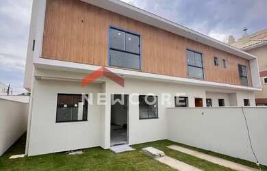 Imagem 2: Sobrado em Rua Nivaldo Alfredo Silva - Ingleses do Rio Vermelho - Florianópolis/SC