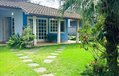 Imagem: Casa (Padrão), com 4 quartos e 4 banheiros